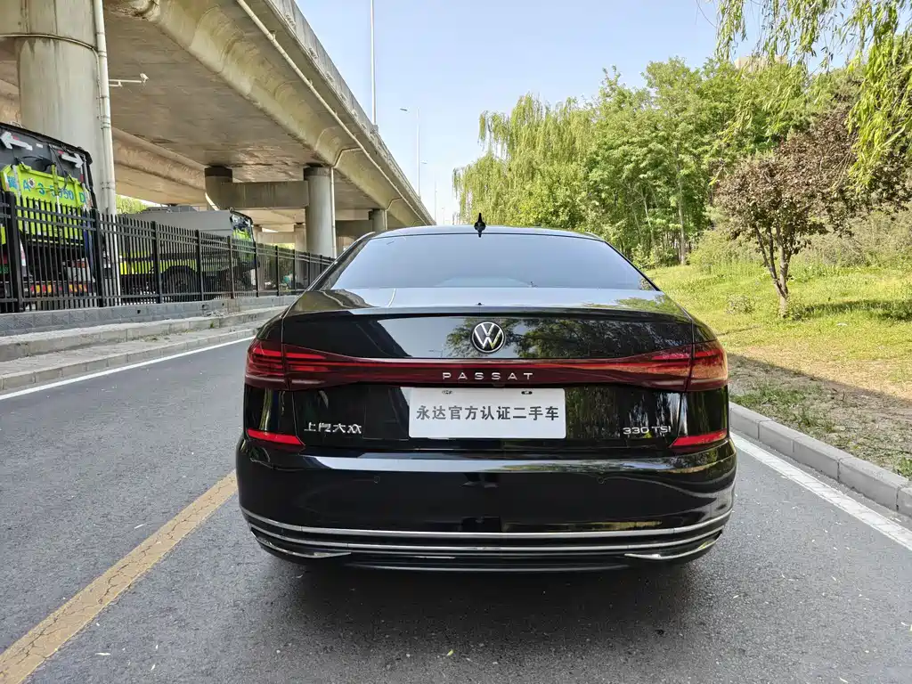 Volkswagen Passat 2023 — фото 4
