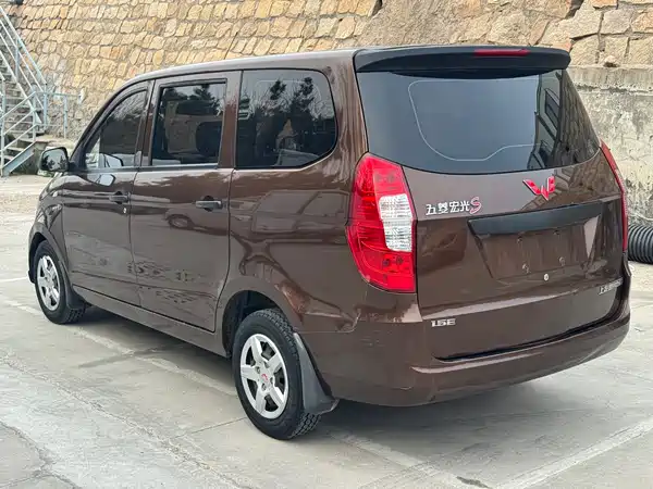 Wuling Hongguang 2018
