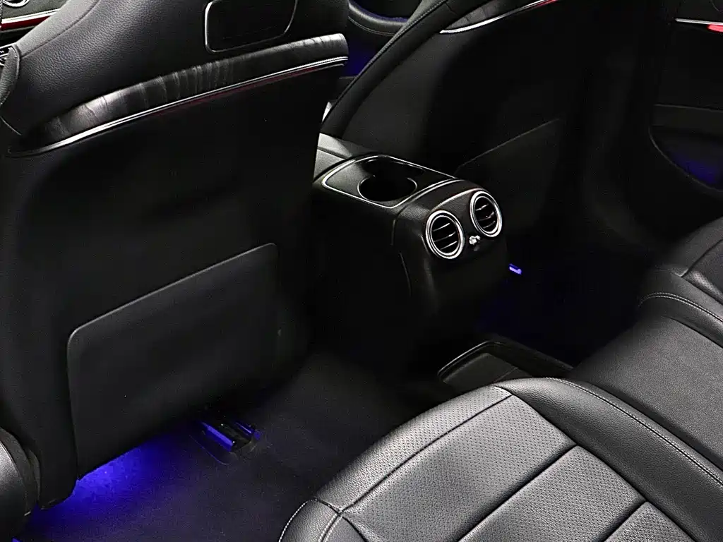 Mercedes-Benz E-Class 2020 — фото 13