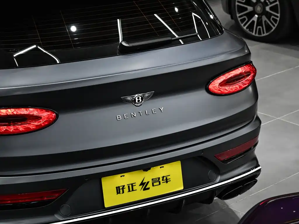 Bentley Bentayga 2021 — фото 12