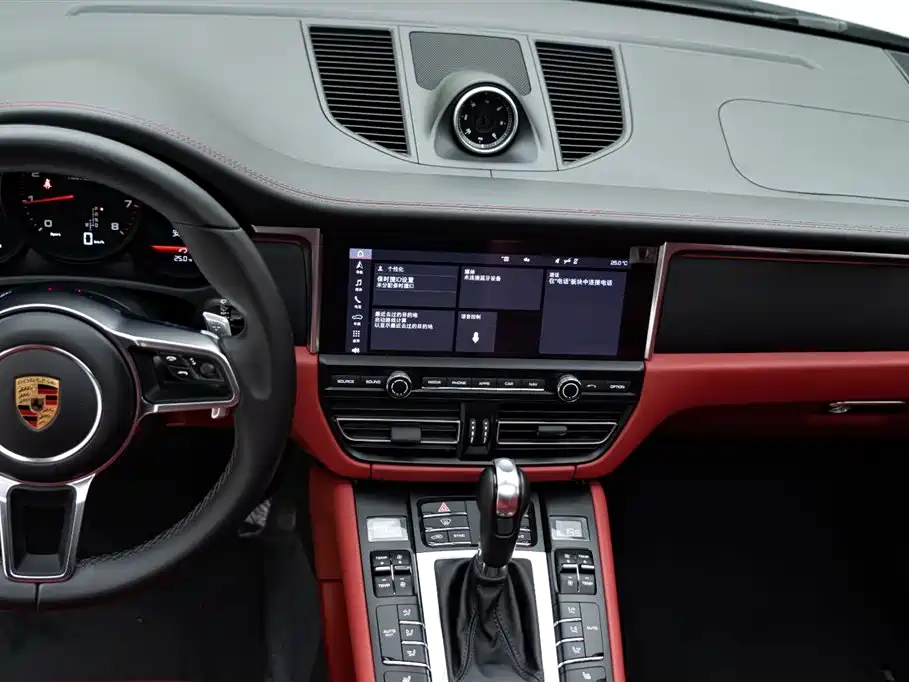 Porsche Macan 2019 — фото 13