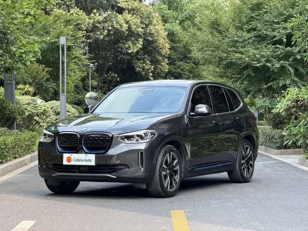 BMW iX3 2021