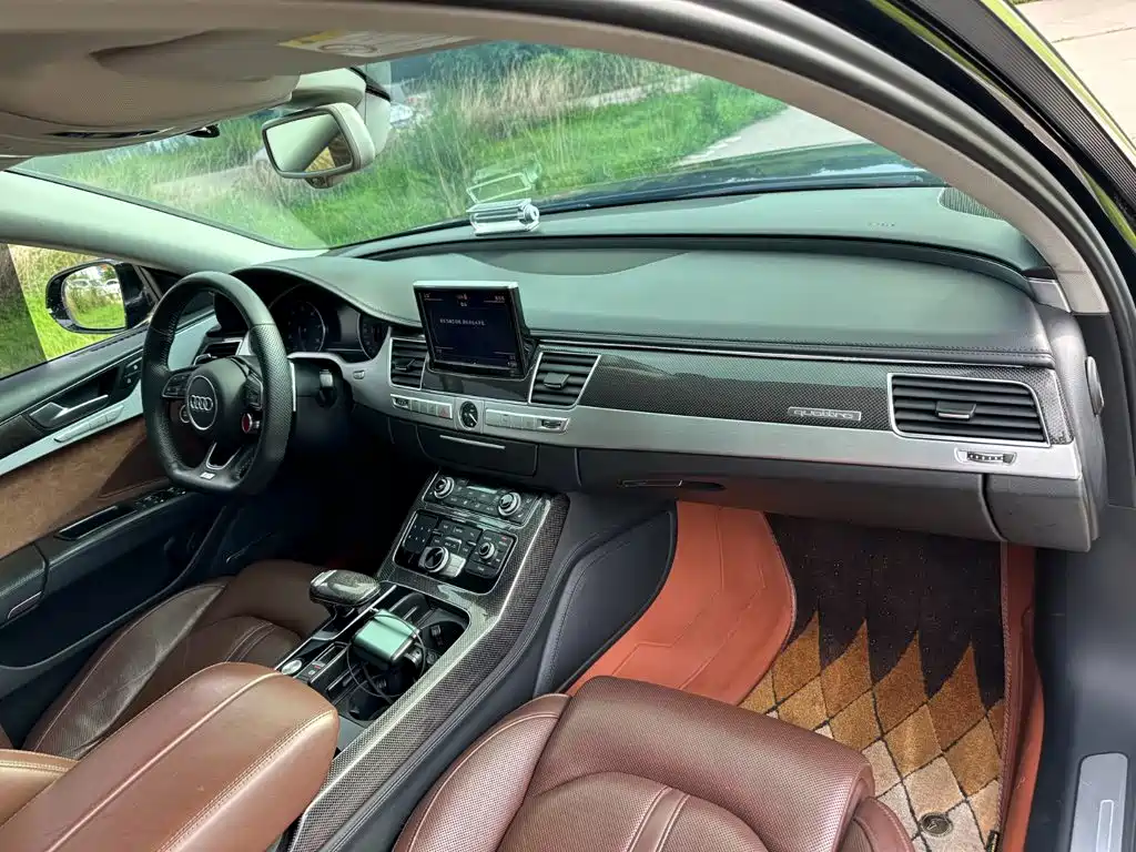 Audi A8 2017 — фото 17