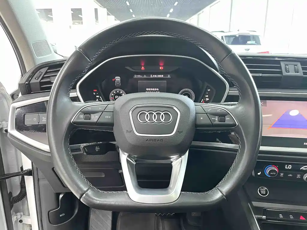 Audi Q3 2022 — фото 8