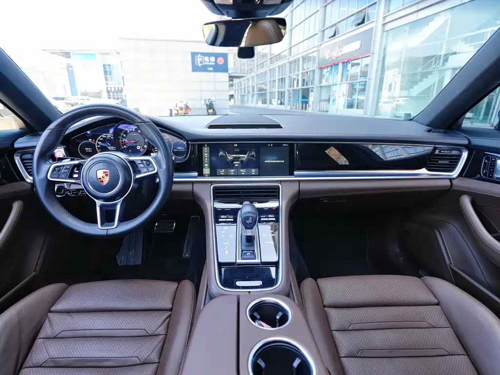 Porsche Panamera 2017 — фото 10