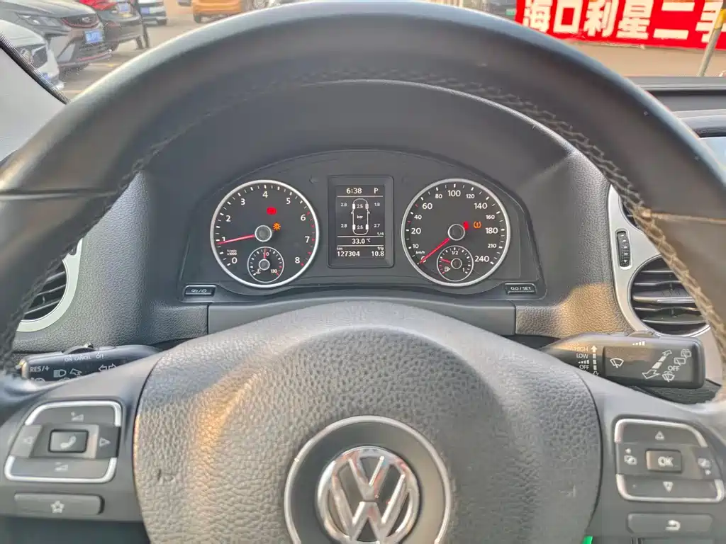Volkswagen Tiguan 2016 — фото 11