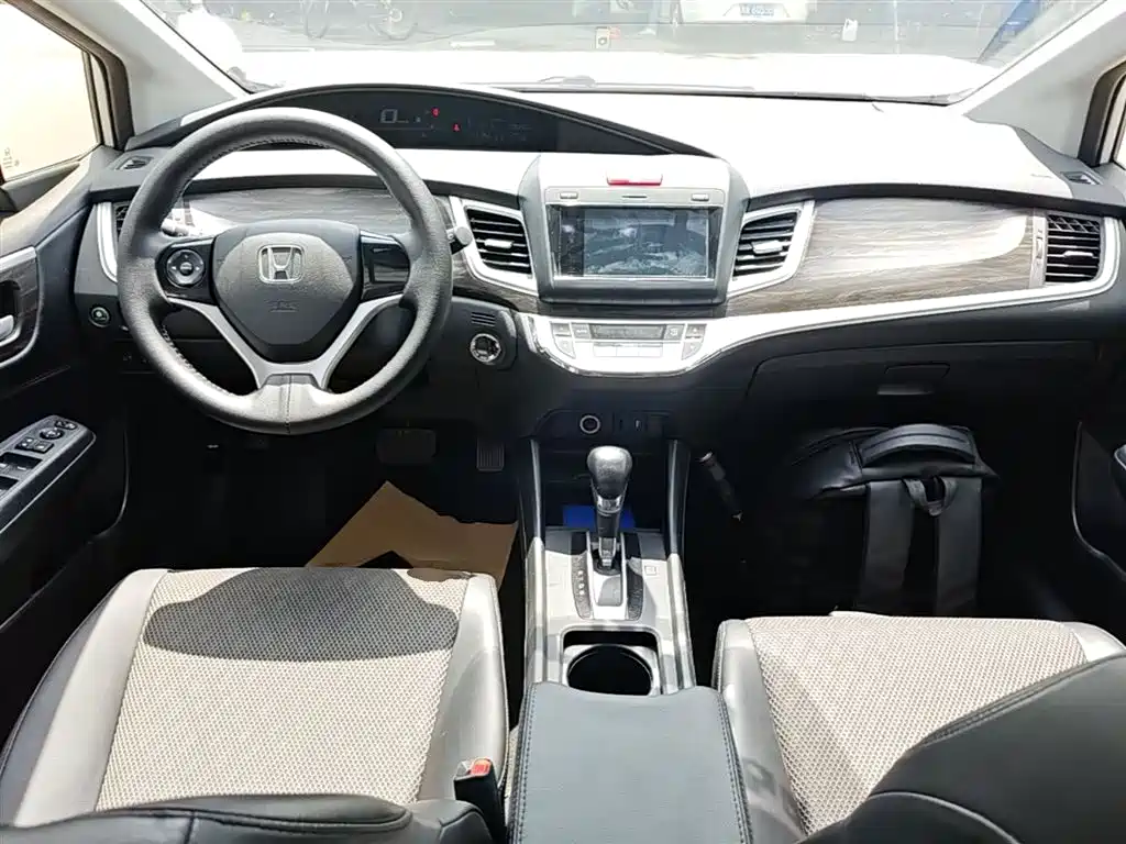 Honda Jade 2017 — фото 10