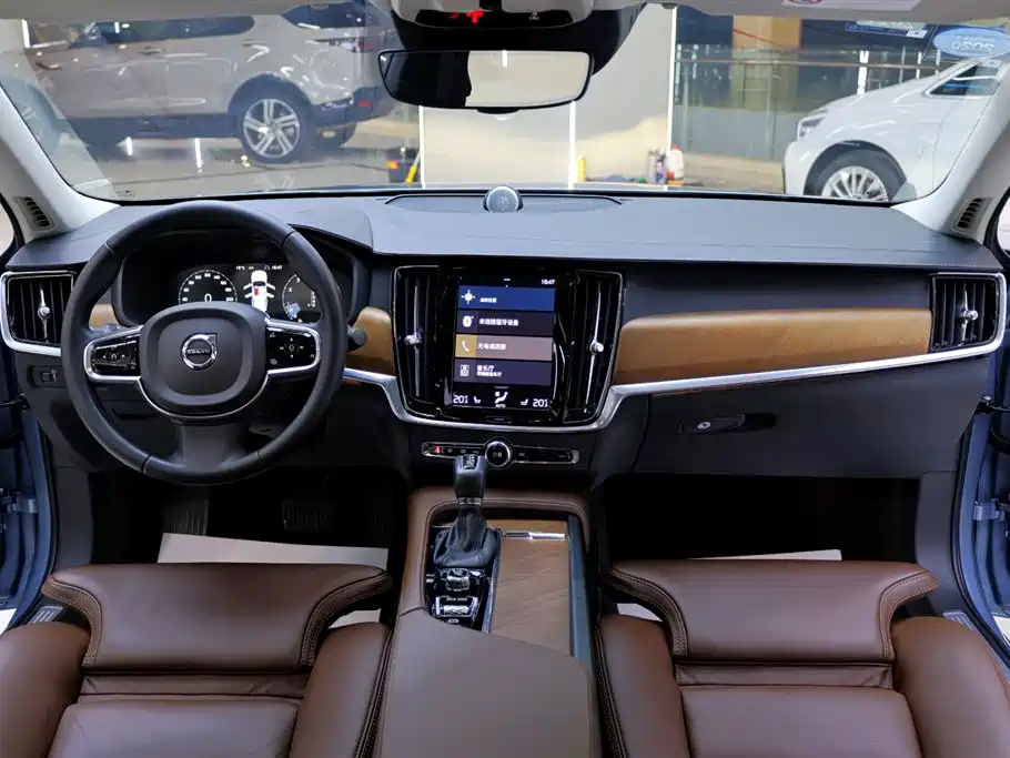 Volvo S90 2019 — фото 17
