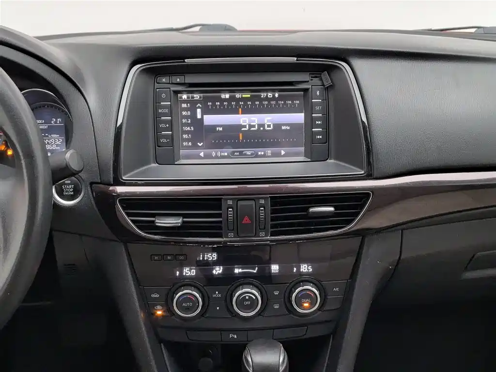 Mazda Atenza 2015 — фото 12