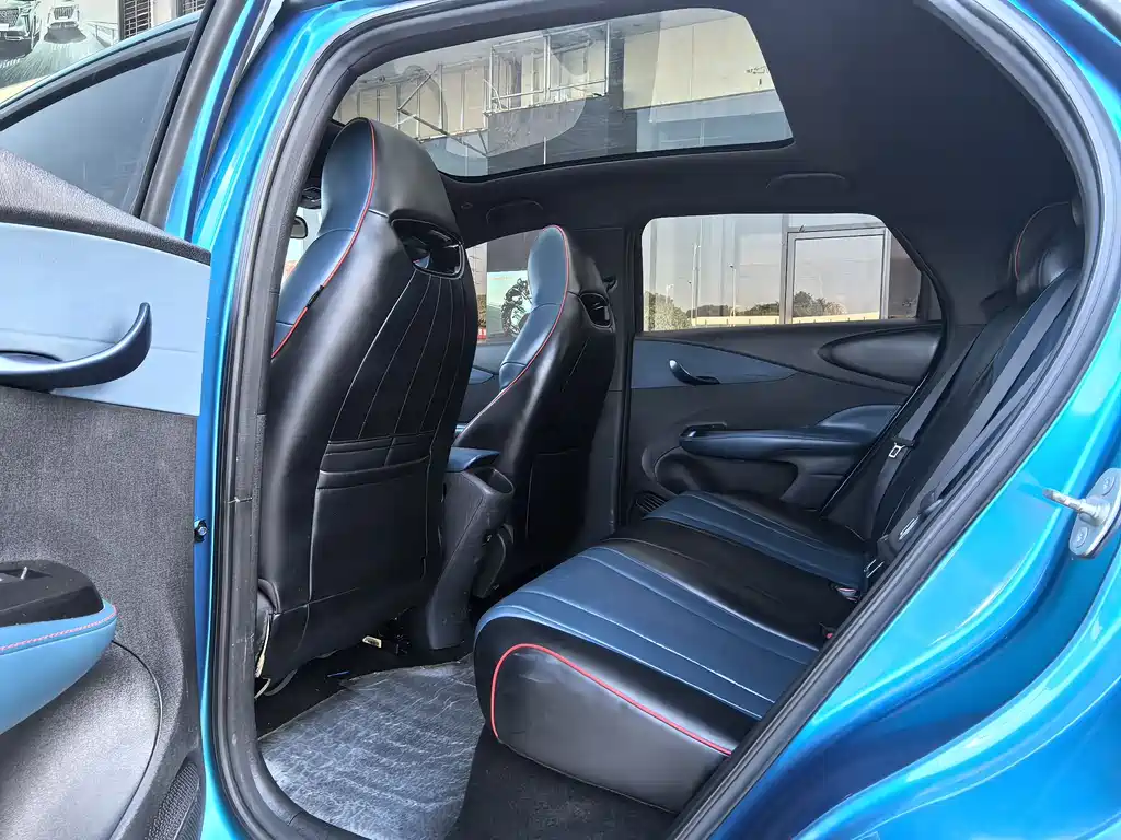 BYD Dolphin 2022 — фото 12