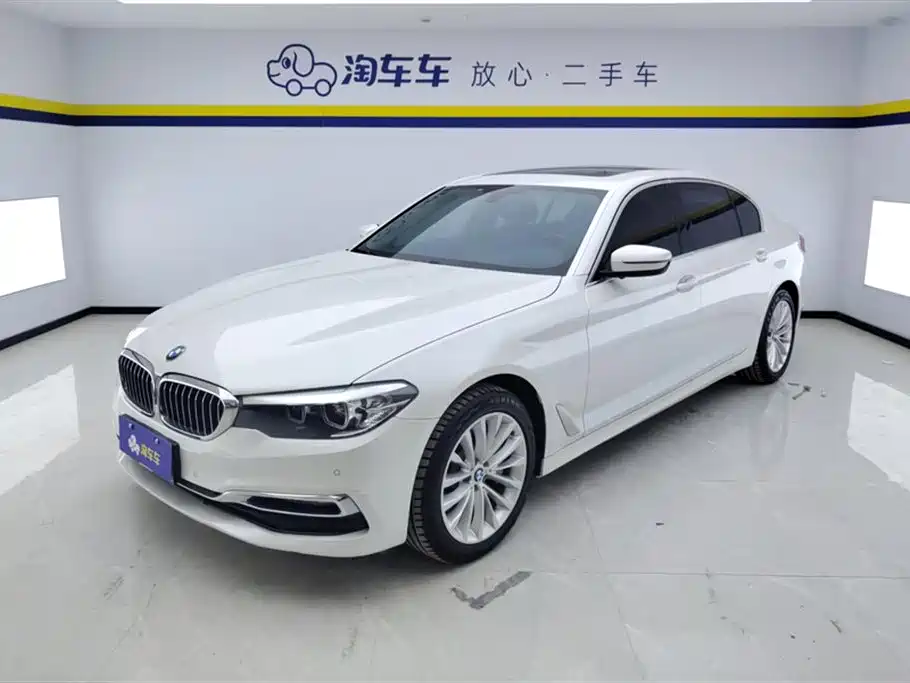 BMW 5 Series 2019 — фото 1