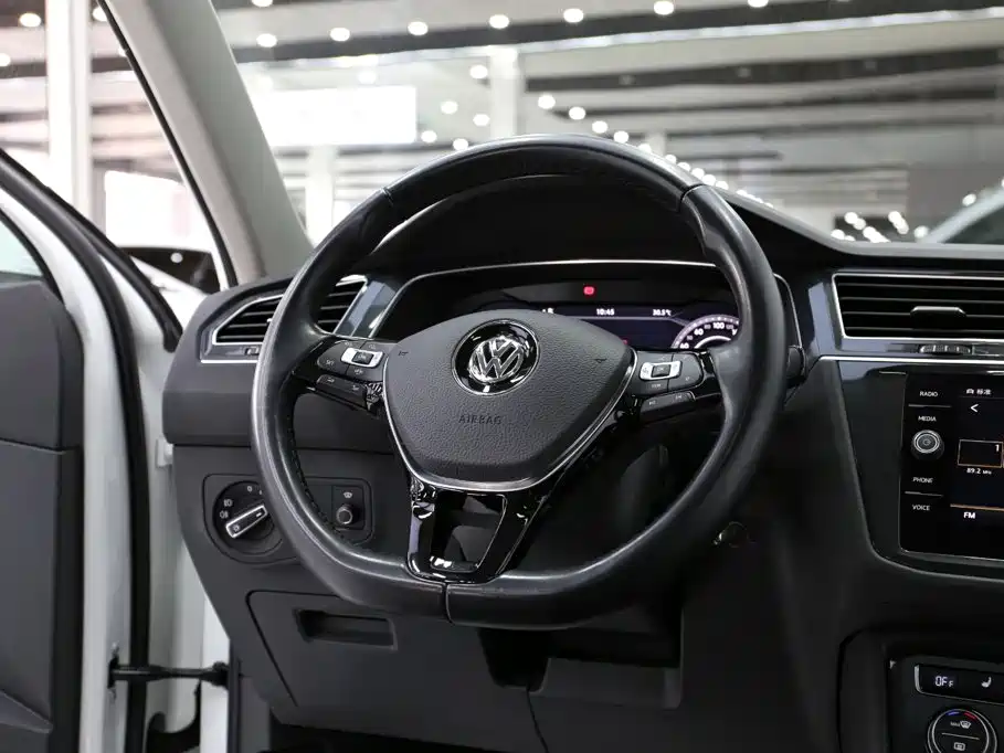 Volkswagen Tiguan 2019 — фото 10
