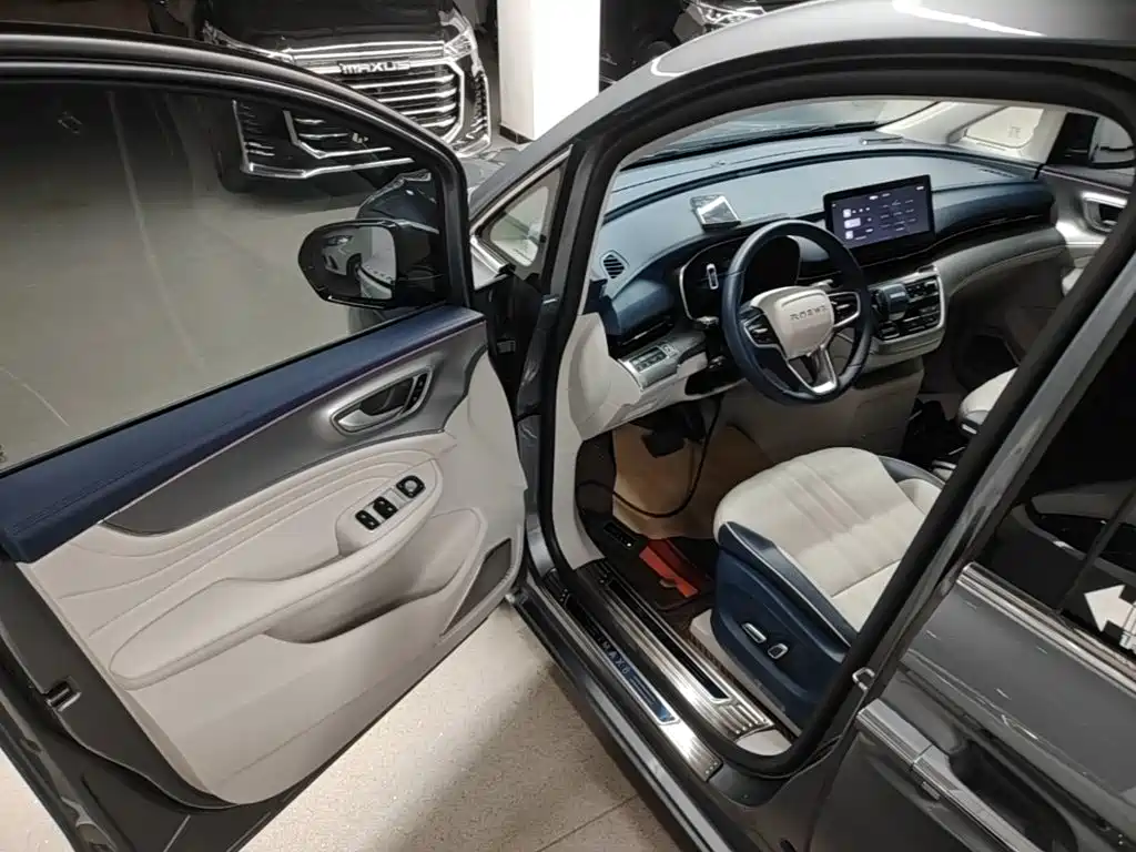 Roewe iMAX8 2021 — фото 16