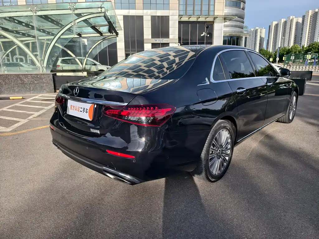 Mercedes-Benz E-Class 2023 — фото 11