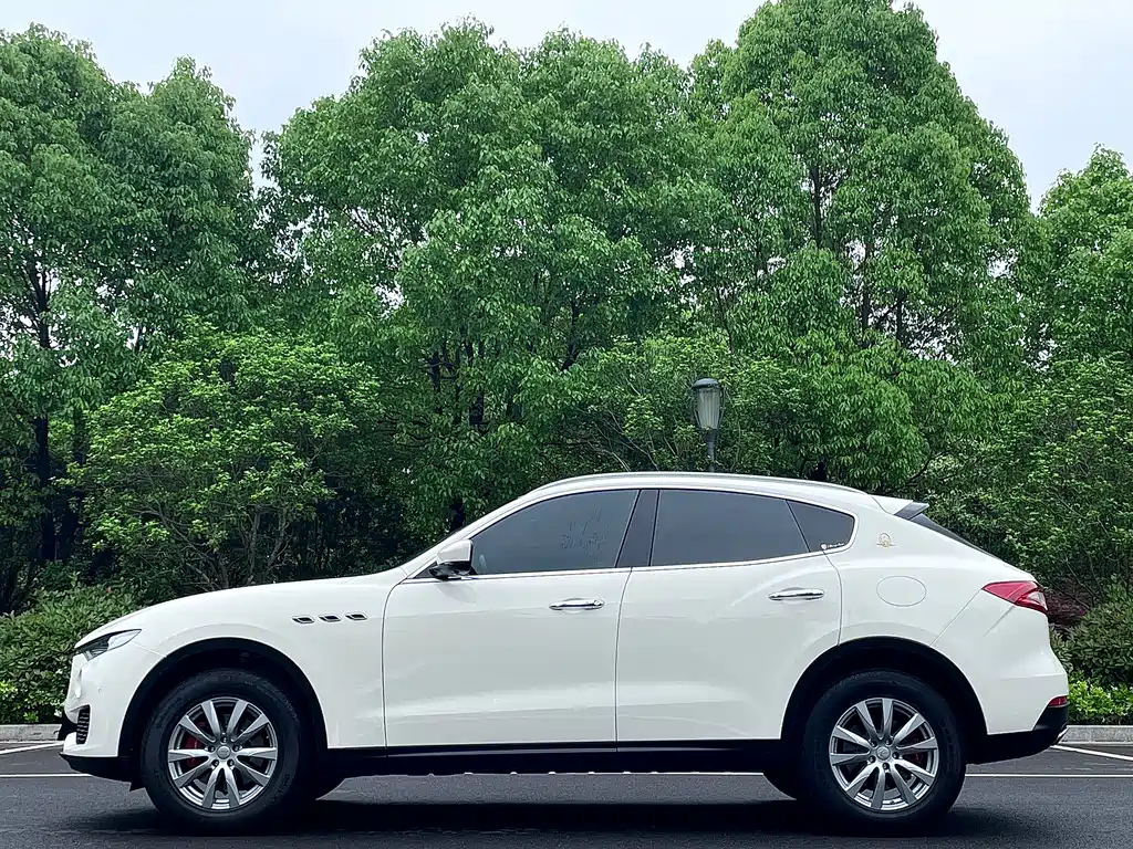 Maserati Levante 2017 — фото 4