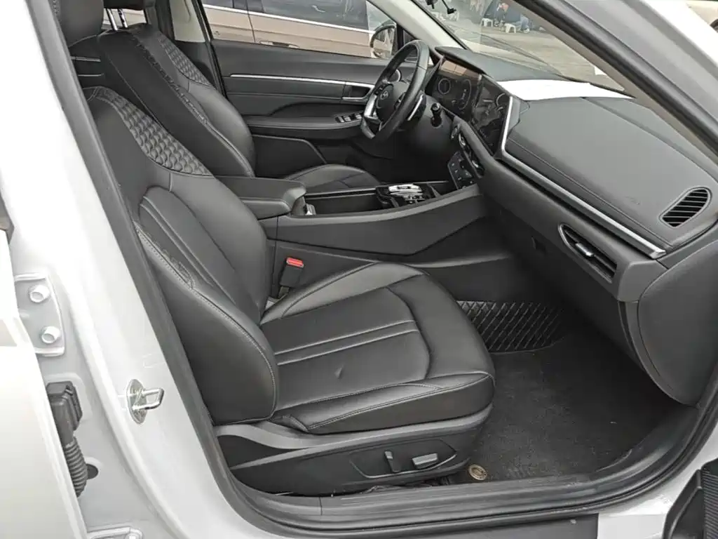 Hyundai Sonata 2021 — фото 25