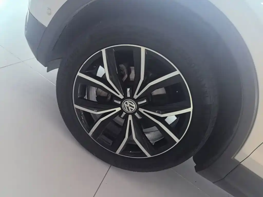 Volkswagen Tiguan L 2020 — фото 23