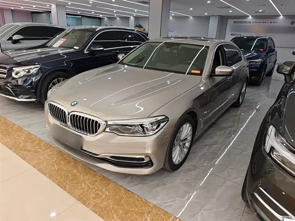 BMW 5 Series 2020 — фото 1