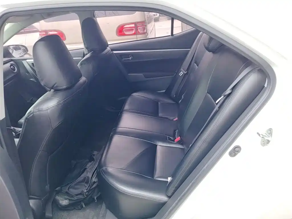 Toyota Corolla 2018 — фото 17