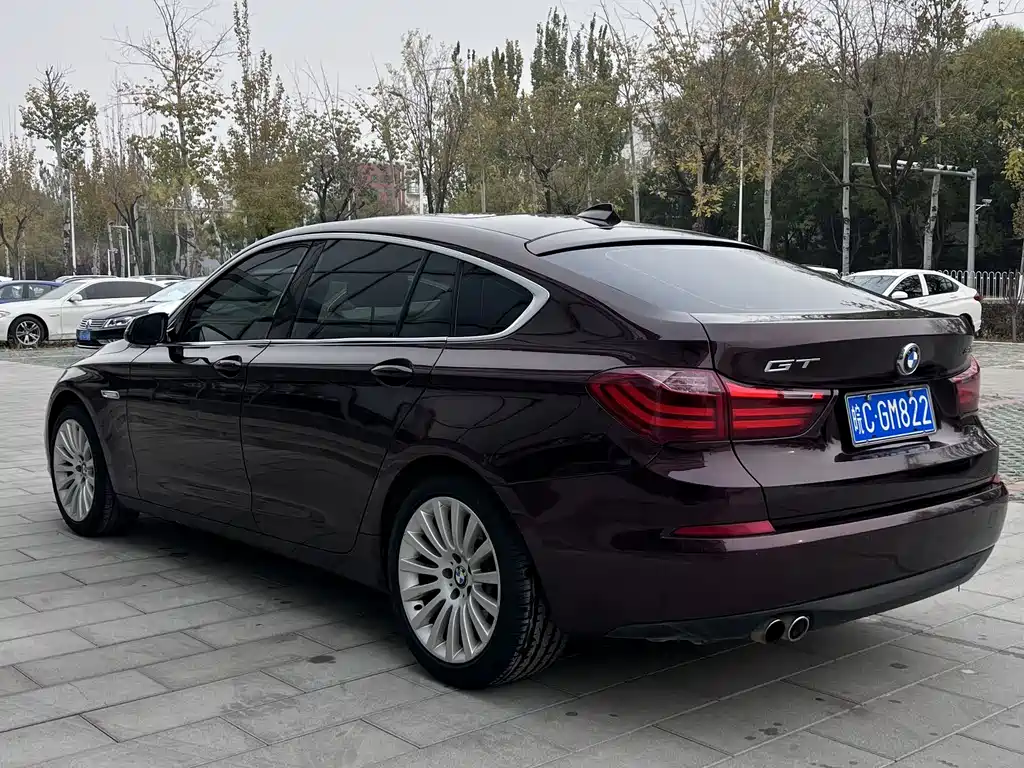 BMW 5 Series GT 2017 — фото 11