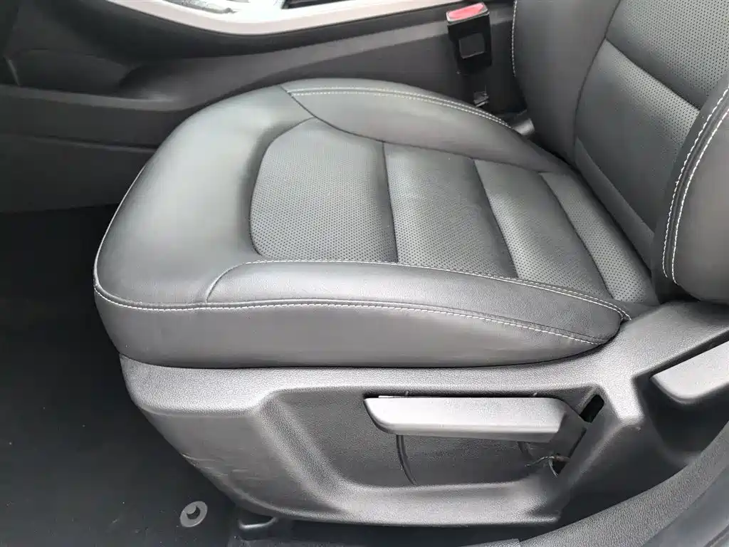 Geely Emgrand GS 2018 — фото 20