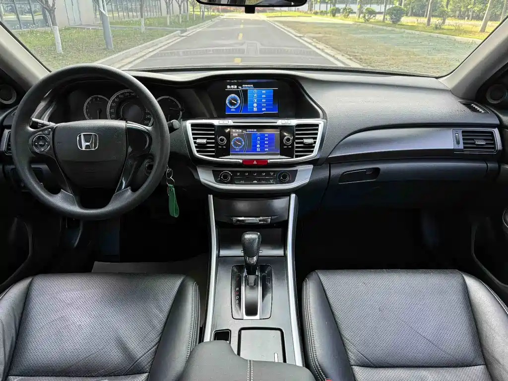 Honda Accord 2015 — фото 11