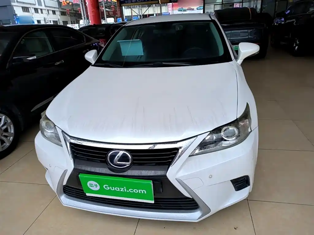 Lexus CT 2015 — фото 3