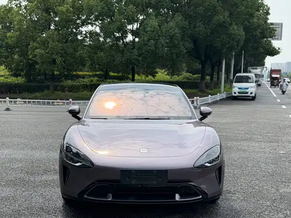 Xiaomi SU7 2025