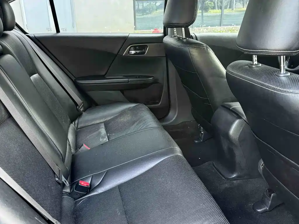 Honda Accord 2015 — фото 10