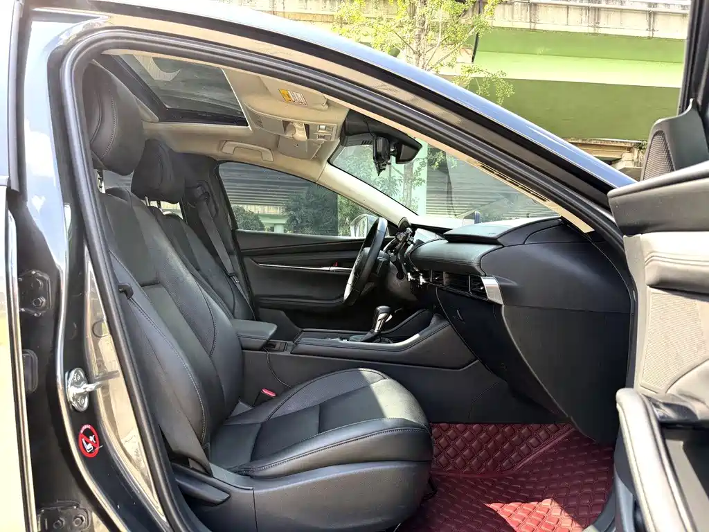 Mazda 3 Axela 2022