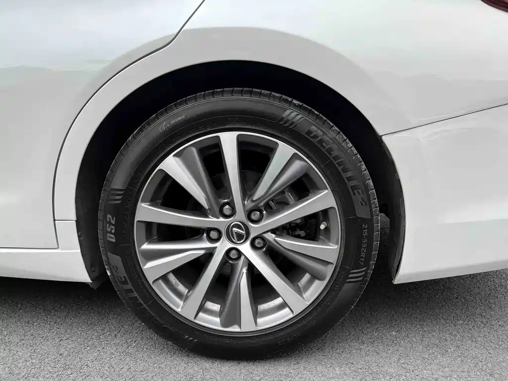 Lexus ES 2020 — фото 14