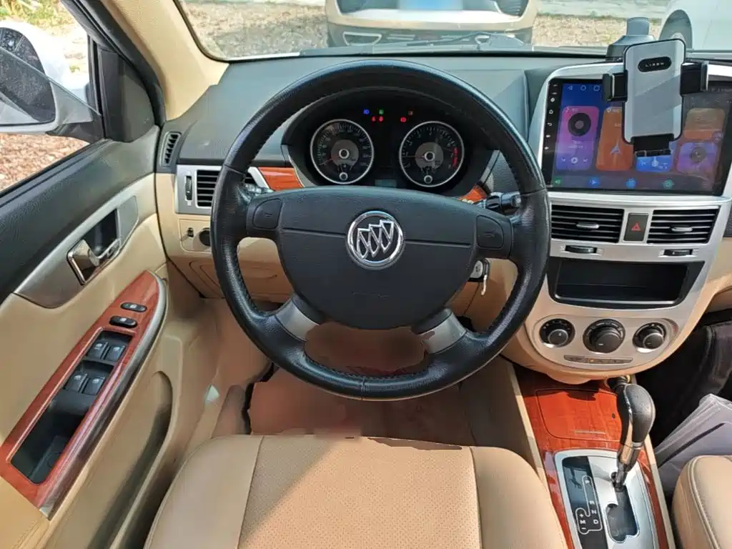 Buick Excelle 2015 — фото 11