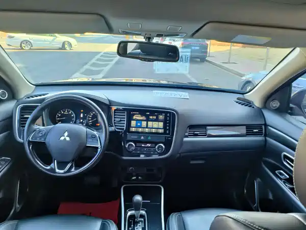 Mitsubishi Outlander 2021