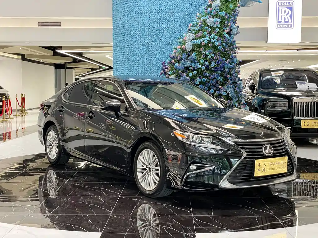 Lexus ES 2016
