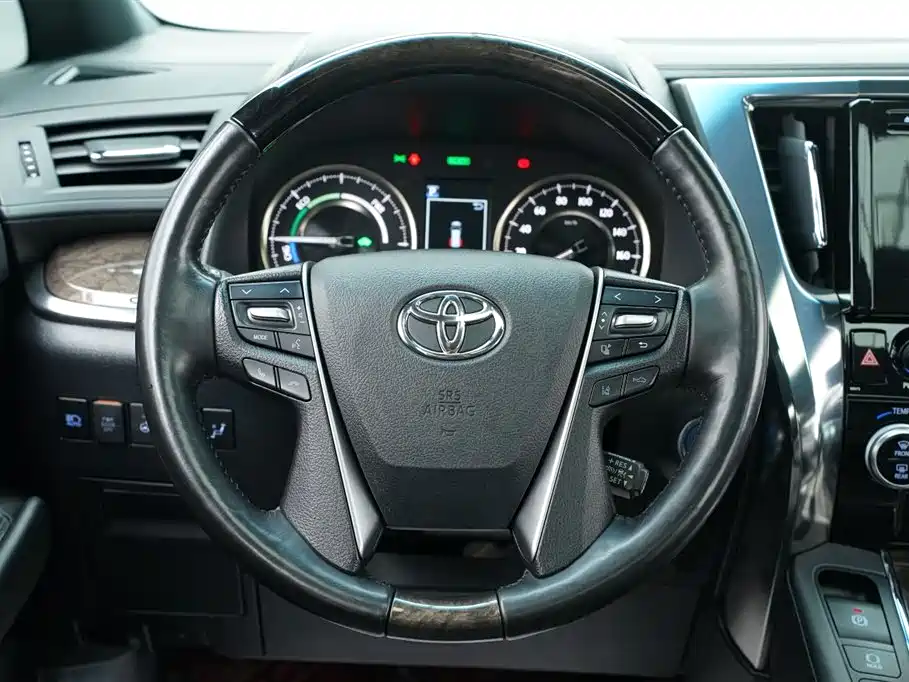 Toyota Alphard 2020 — фото 17