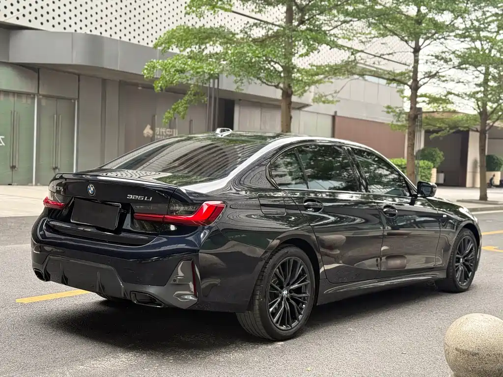 BMW 3 Series 2023
