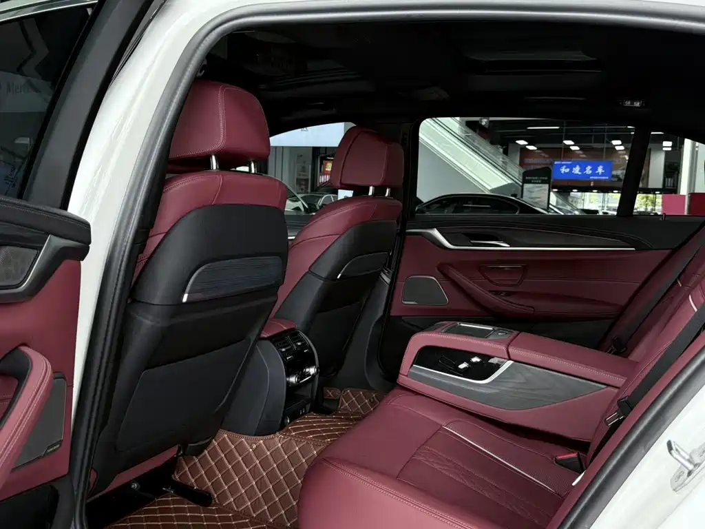 BMW 5 Series 2023 — фото 12