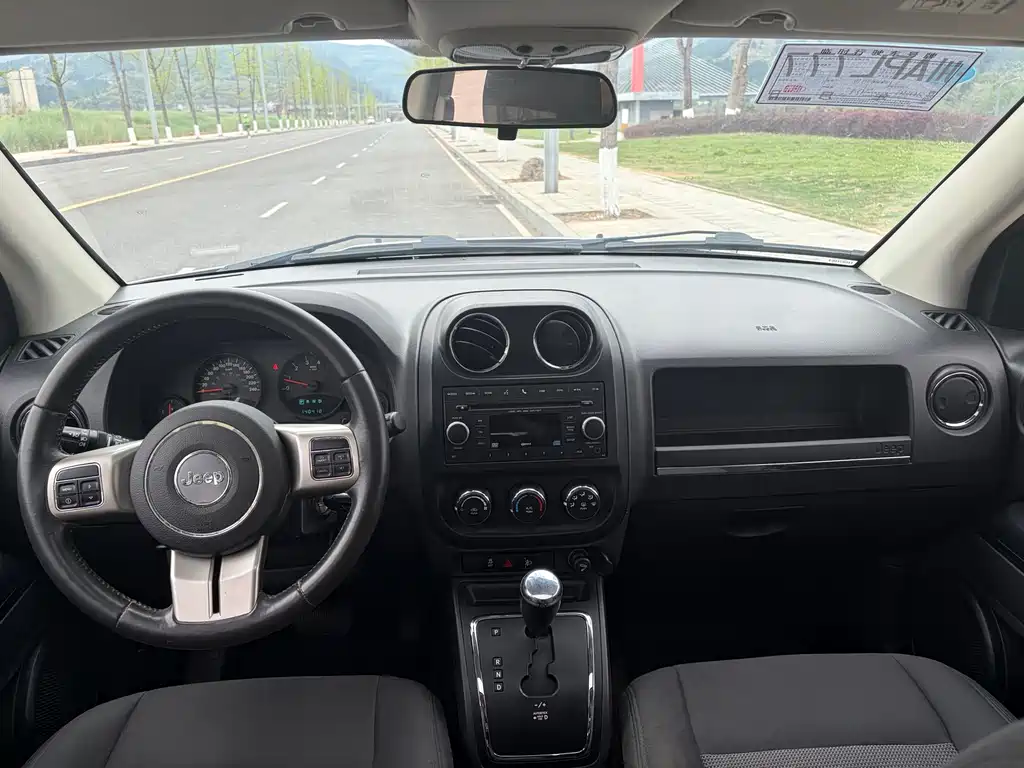 Jeep Compass 2013 — фото 5