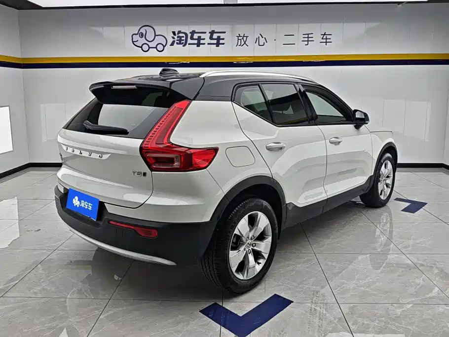 Volvo XC40 2021 — фото 3