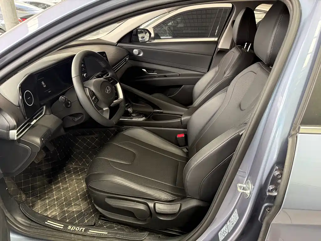 Hyundai Elantra 2024