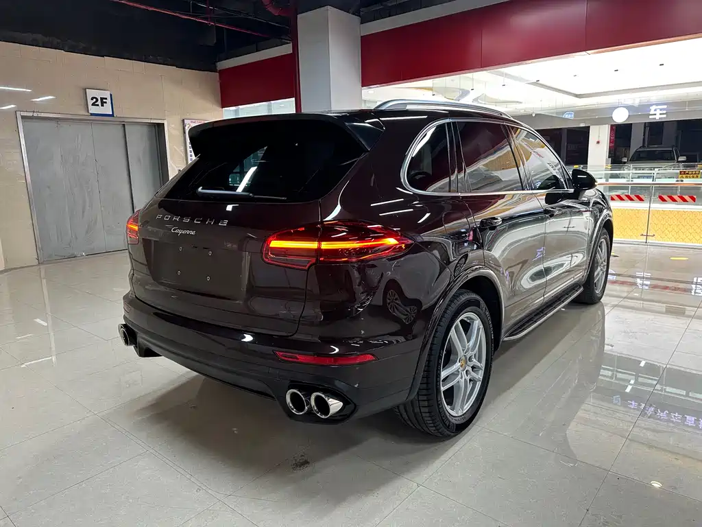 Porsche Cayenne 2017 — фото 4
