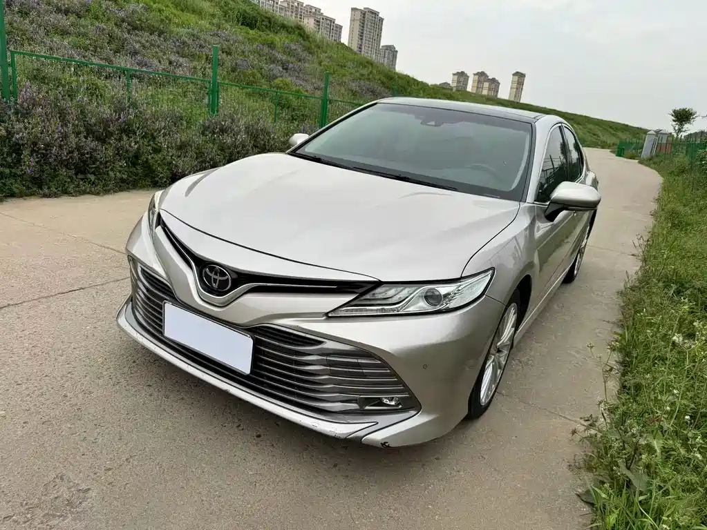 Toyota Camry 2018 — фото 3