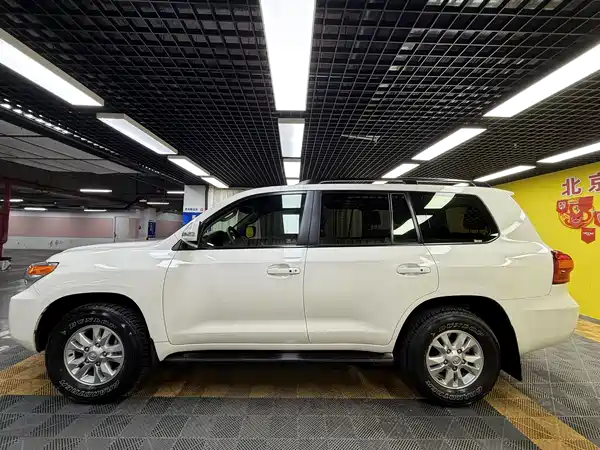 Toyota Land Cruiser 2012