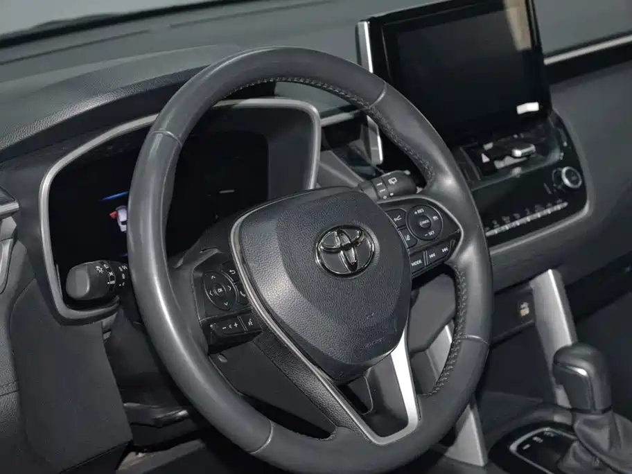 Toyota Corolla Cross 2022 — фото 8