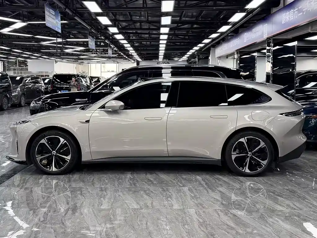 NIO ET5T 2024