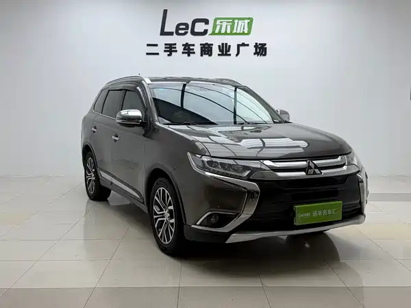Mitsubishi Outlander 2016