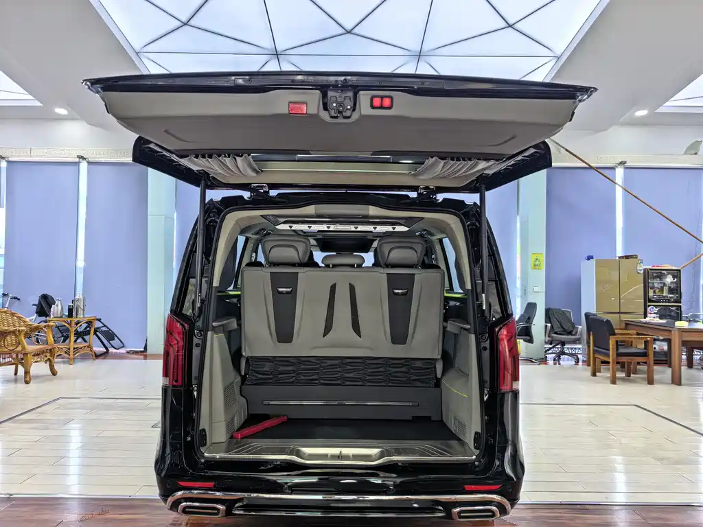 Mercedes-Benz Vito 2023 — фото 19
