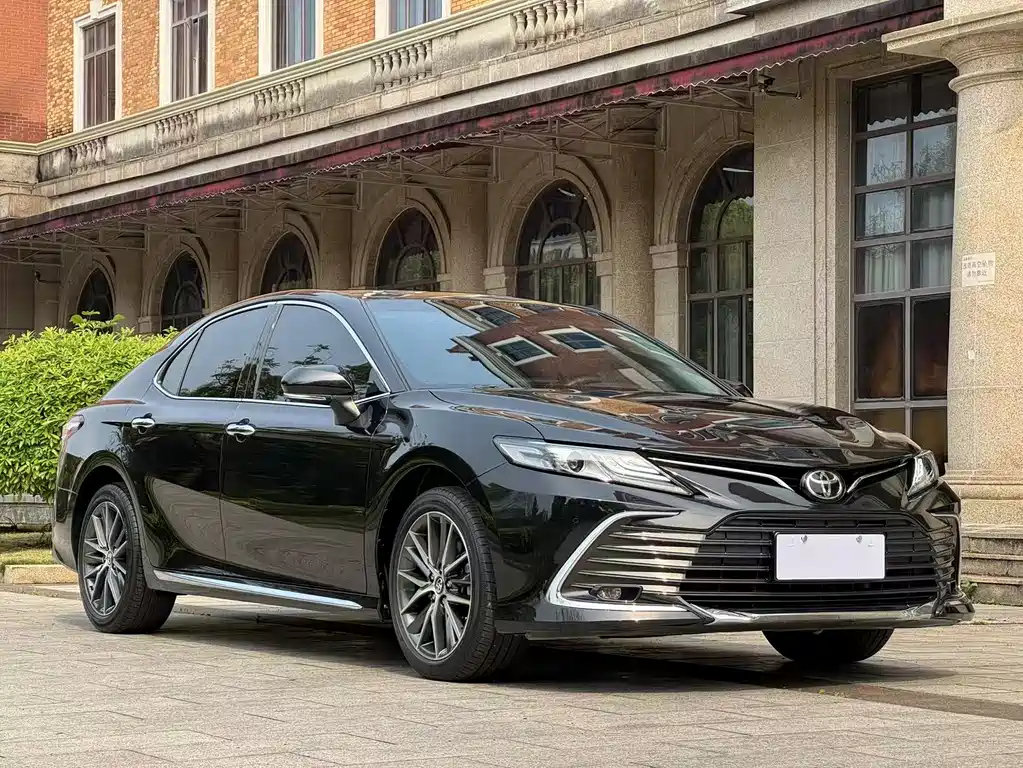 Toyota Camry 2024 — фото 3