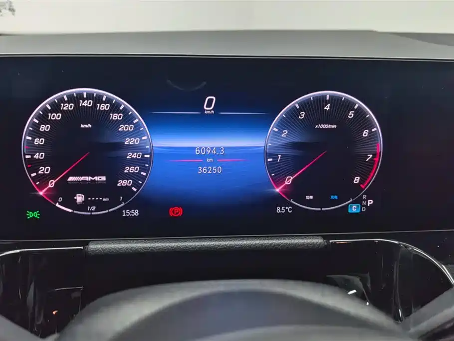 Mercedes-Benz GLA AMG 2024 — фото 14