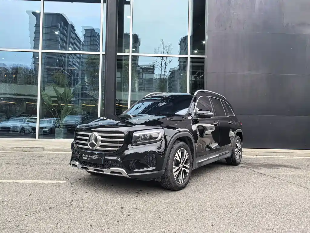 Mercedes-Benz GLB 2025 — фото 1